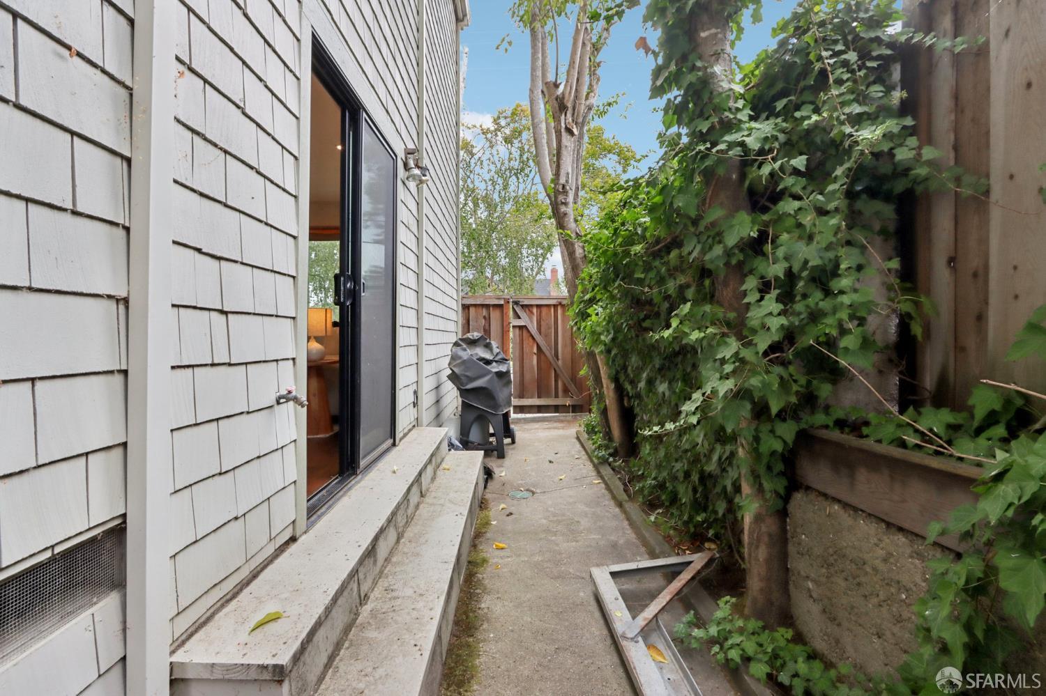 733 Fairfield Road, Unit 8 Burlingame, CA 94010 - Photo 35 of 46