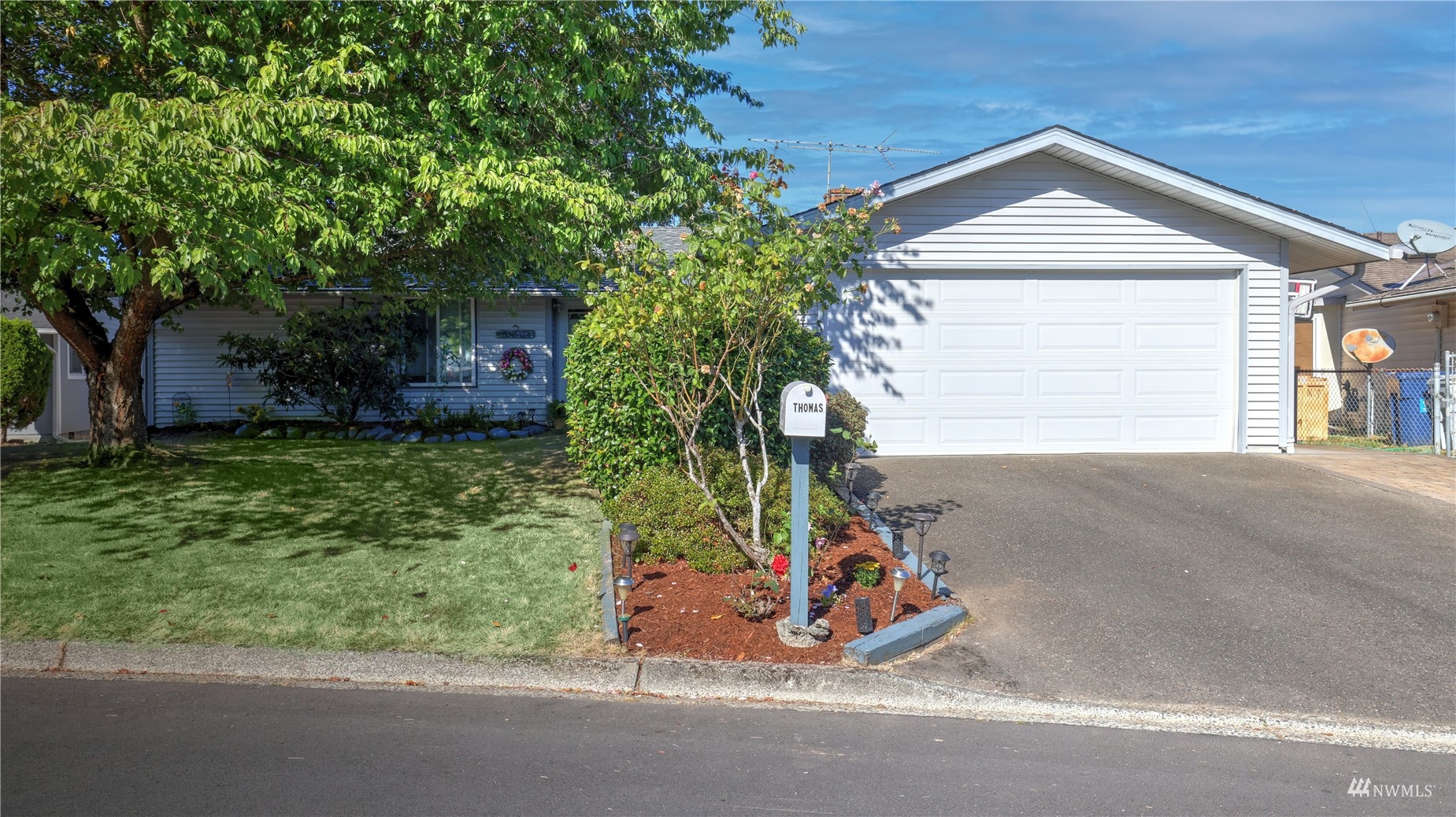 17741 113th Place Southeast Renton, WA 98055 - Photo 3 of 19 Gallery Image 3