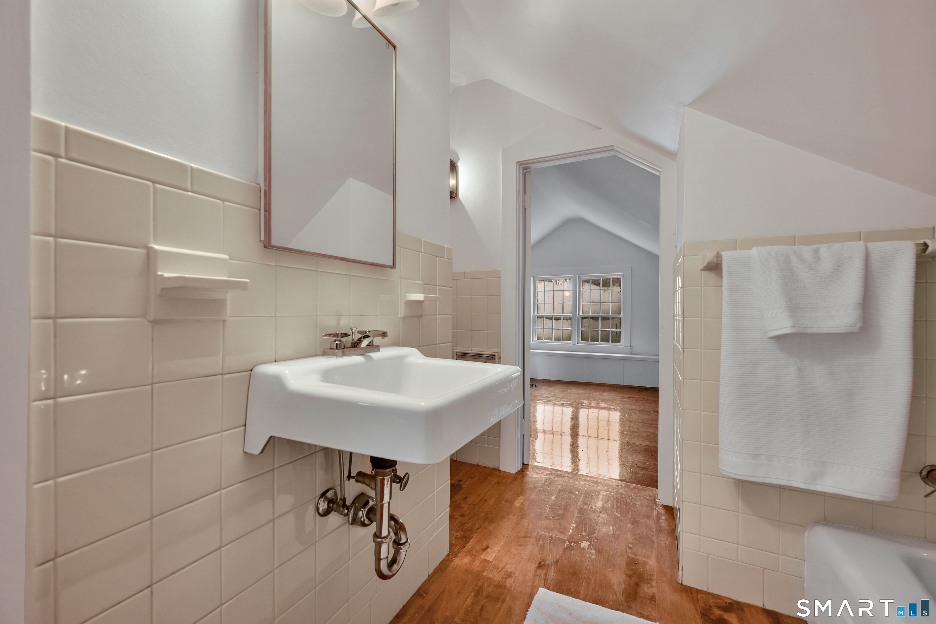 271 Cherry Brook Road Canton, CT 06019 - Photo 31 of 40 Jack & Jill Bath with tub