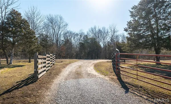 $750,000 | 11373 Thunder Ridge Road, Richwoods, MO 63071