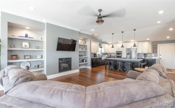 $750,000 | 11373 Thunder Ridge Road, Richwoods, MO 63071