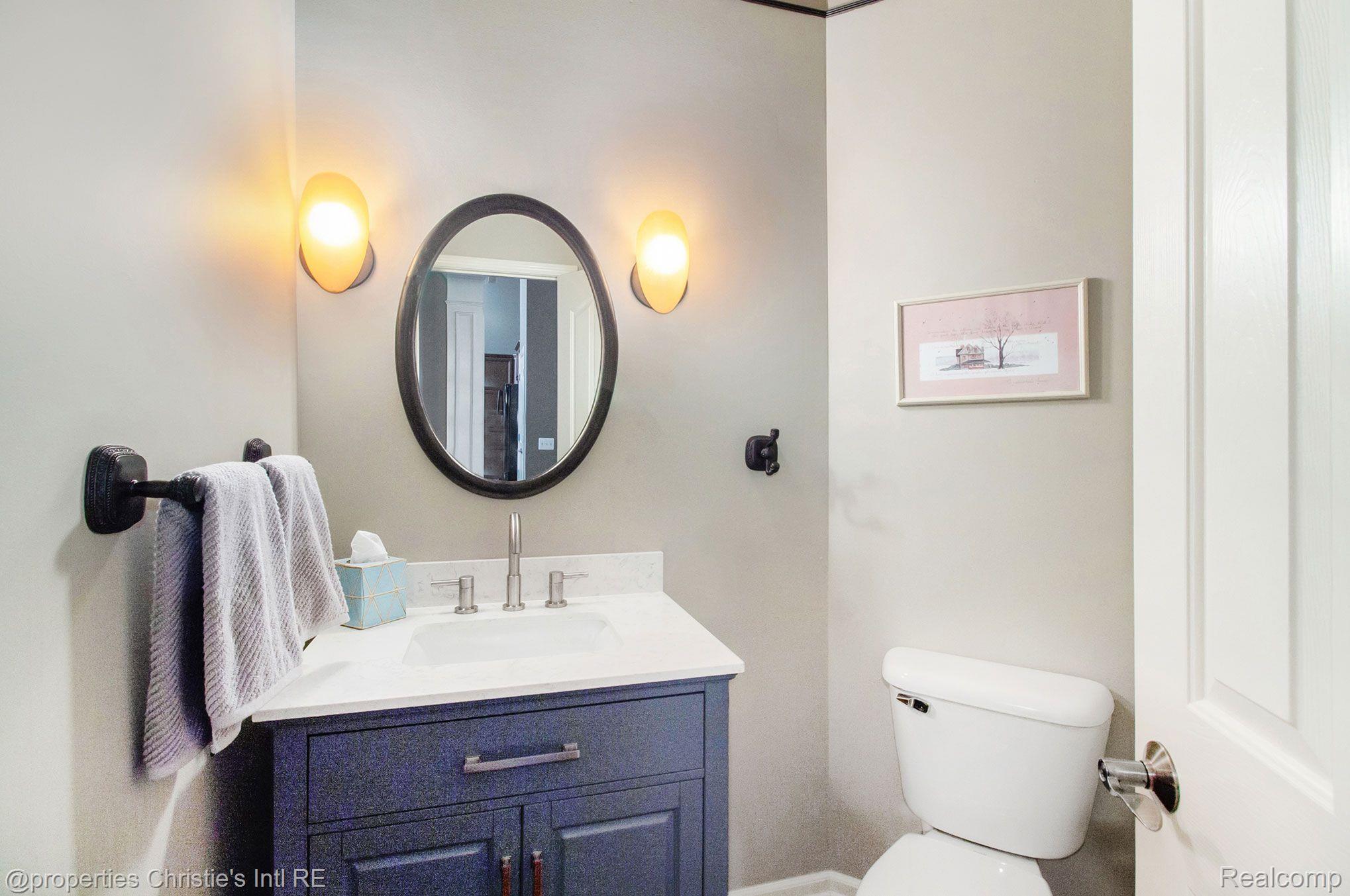 630 Telya Ridge Milford, MI 48381 - Photo 4 of 27 Powder Room - Main floor