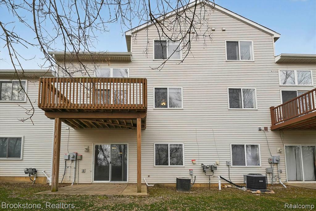 986 Spirea, Unit 44 Howell, MI 48843 - Photo 46 of 49