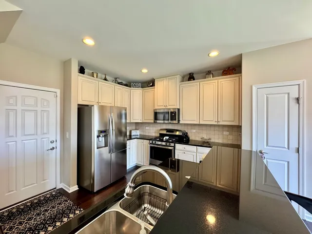 $384,900 | 12903 Cypress Lane, Plainfield, IL 60585