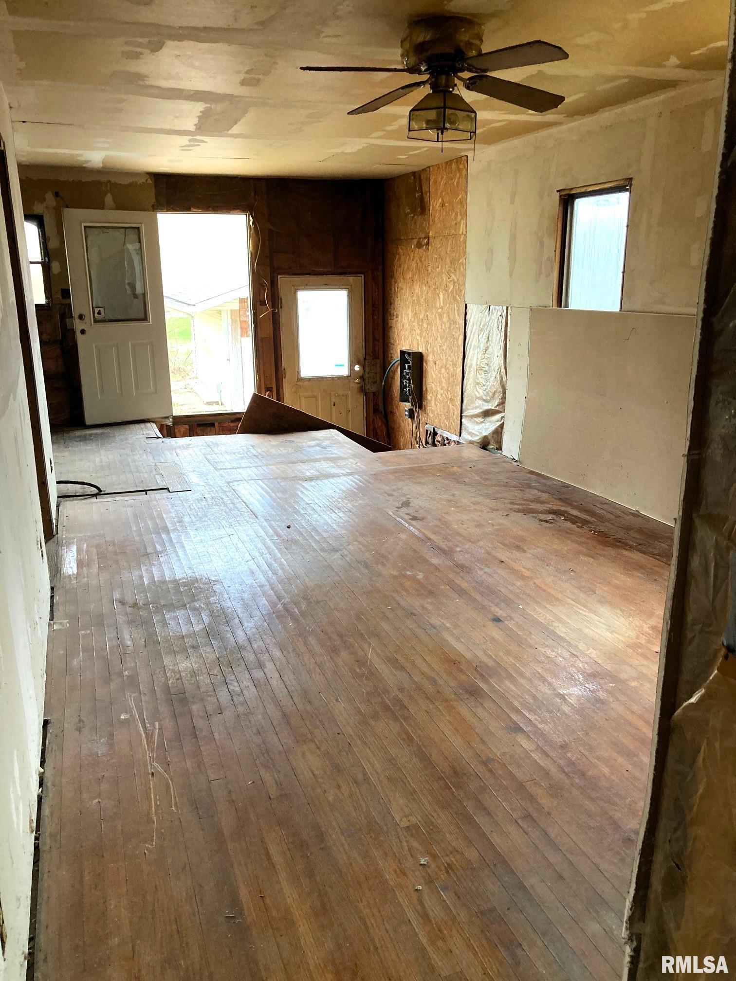 3724 Sangamo Heights Road Springfield, IL 62702 - Photo 9 of 22