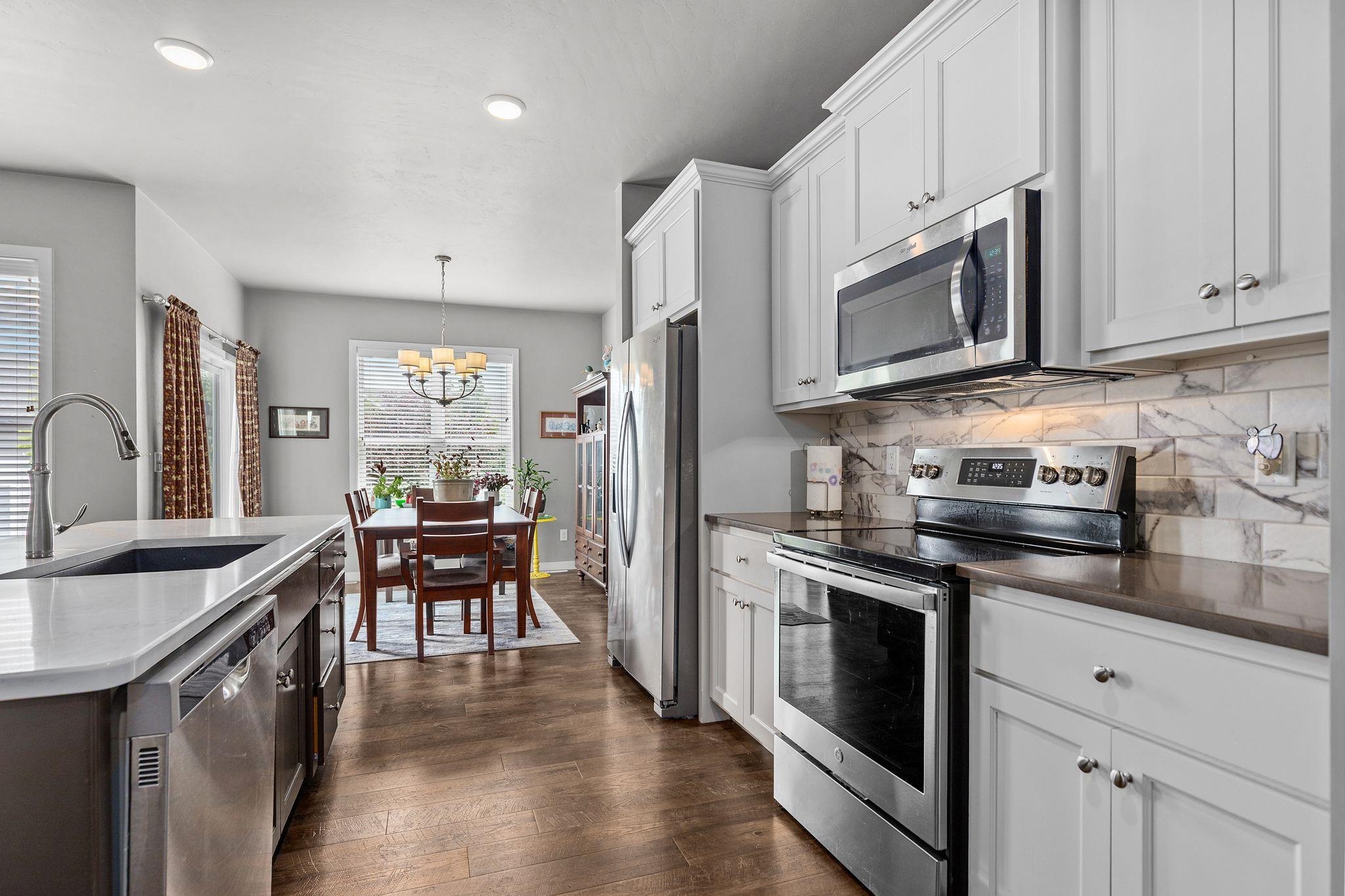 3627 Tulip Trail Appleton, WI 54913 - Photo 16 of 68