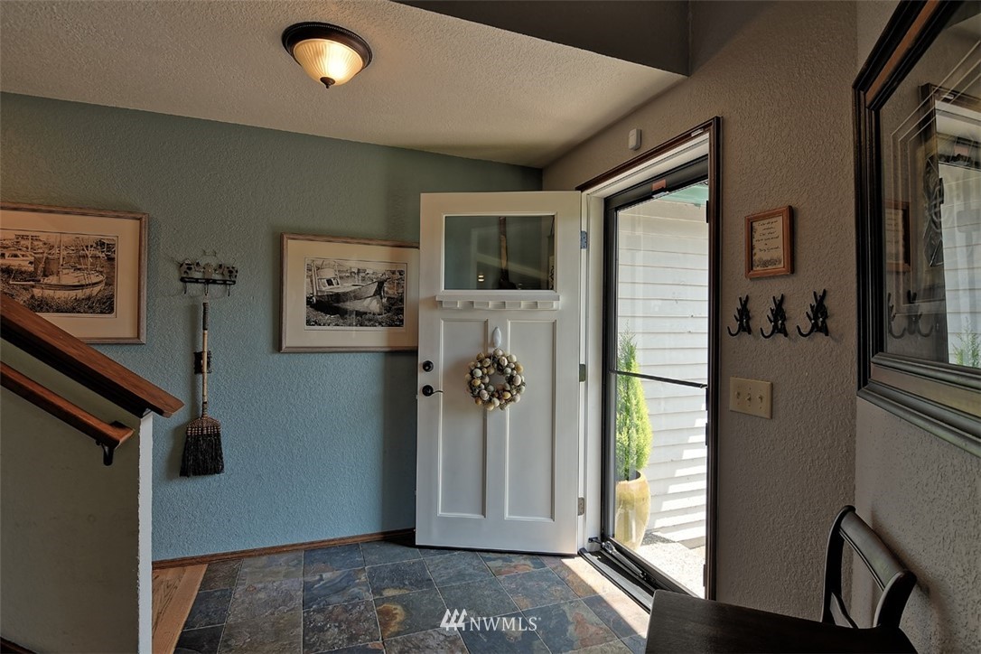 6217 137th Place Southwest Edmonds, WA 98026 - Photo 11 of 24 Gallery Image 11