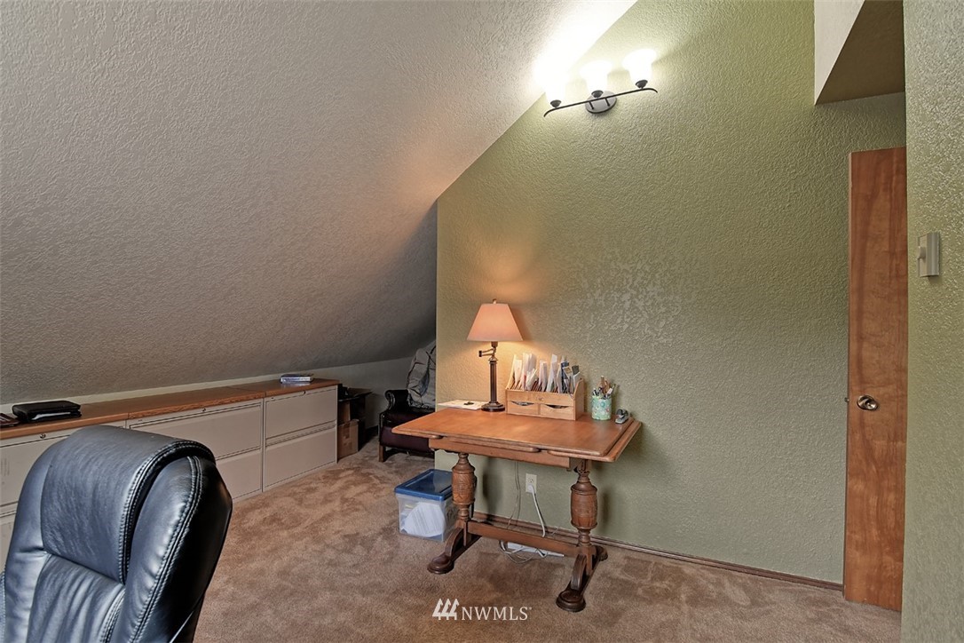 6217 137th Place Southwest Edmonds, WA 98026 - Photo 17 of 24 Gallery Image 17