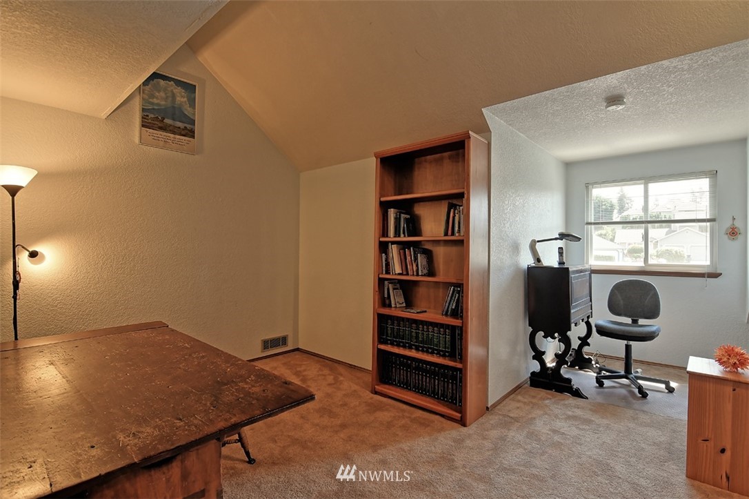 6217 137th Place Southwest Edmonds, WA 98026 - Photo 18 of 24 Gallery Image 18