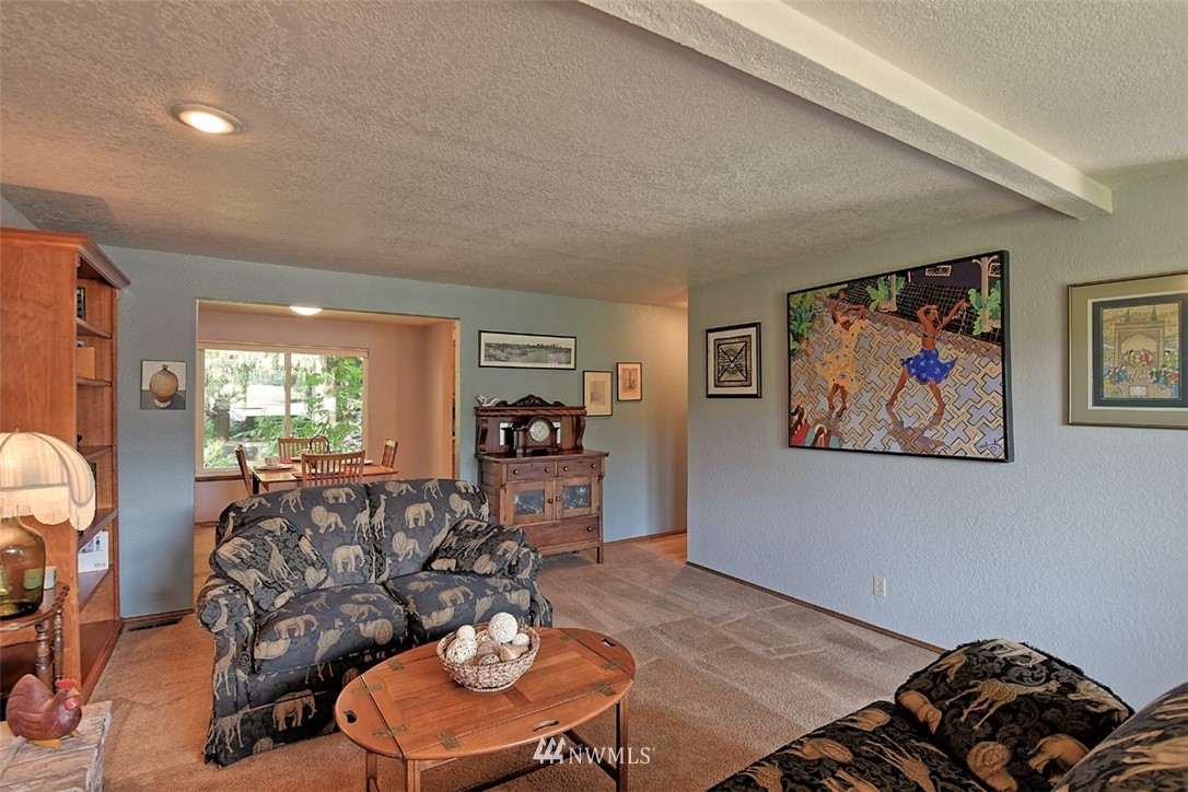 6217 137th Place Southwest Edmonds, WA 98026 - Photo 4 of 24 Gallery Image 4