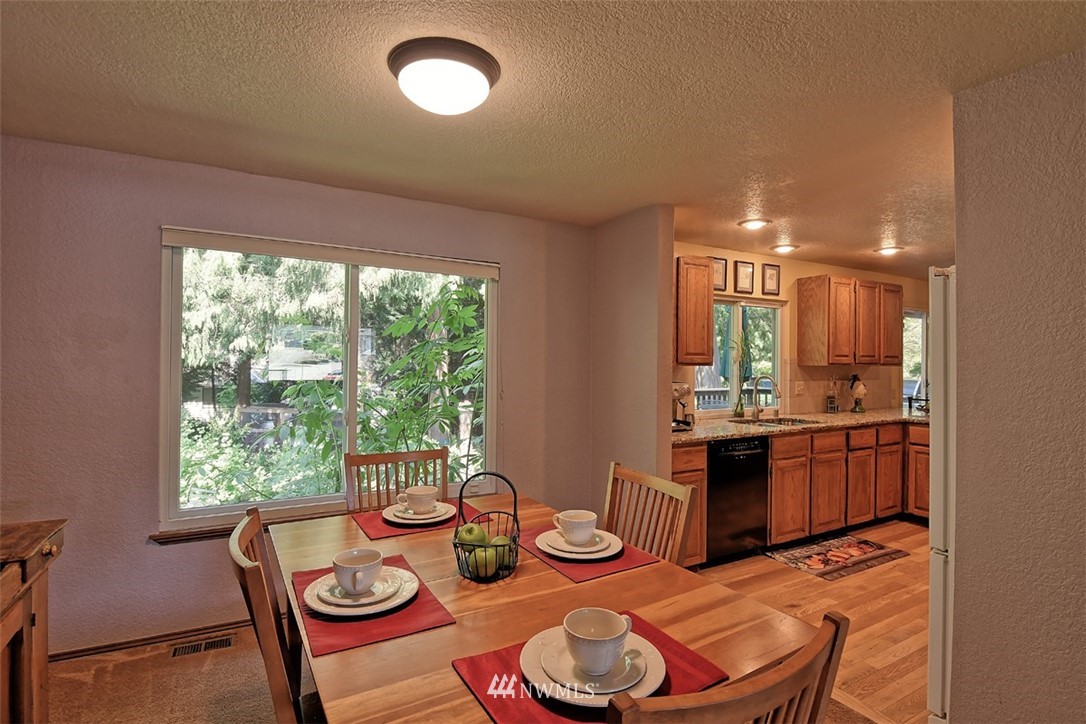 6217 137th Place Southwest Edmonds, WA 98026 - Photo 5 of 24 Gallery Image 5