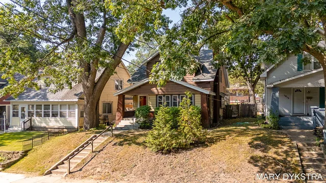 $330,000 | 1019 Calvin Avenue Southeast, Grand Rapids, MI 49506