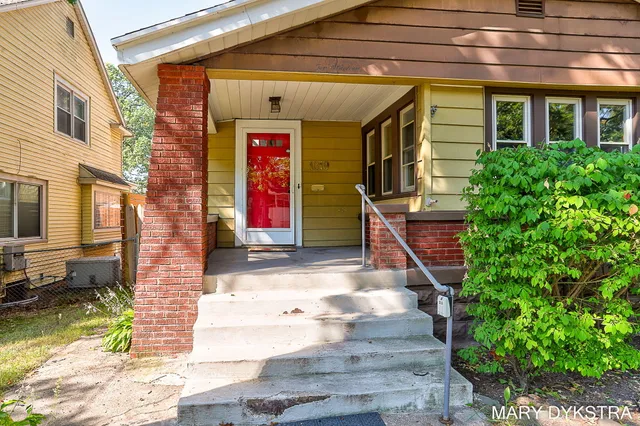 $330,000 | 1019 Calvin Avenue Southeast, Grand Rapids, MI 49506
