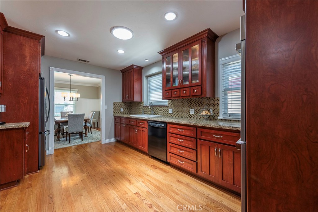 4670 Cover Street Riverside, CA 92506 - Photo 14 of 48