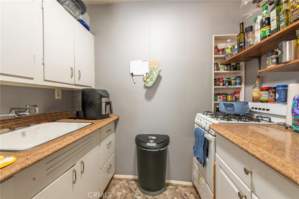 4670 Cover Street Riverside, CA 92506 - Photo 44 of 48