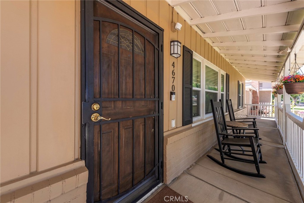 4670 Cover Street Riverside, CA 92506 - Photo 6 of 48