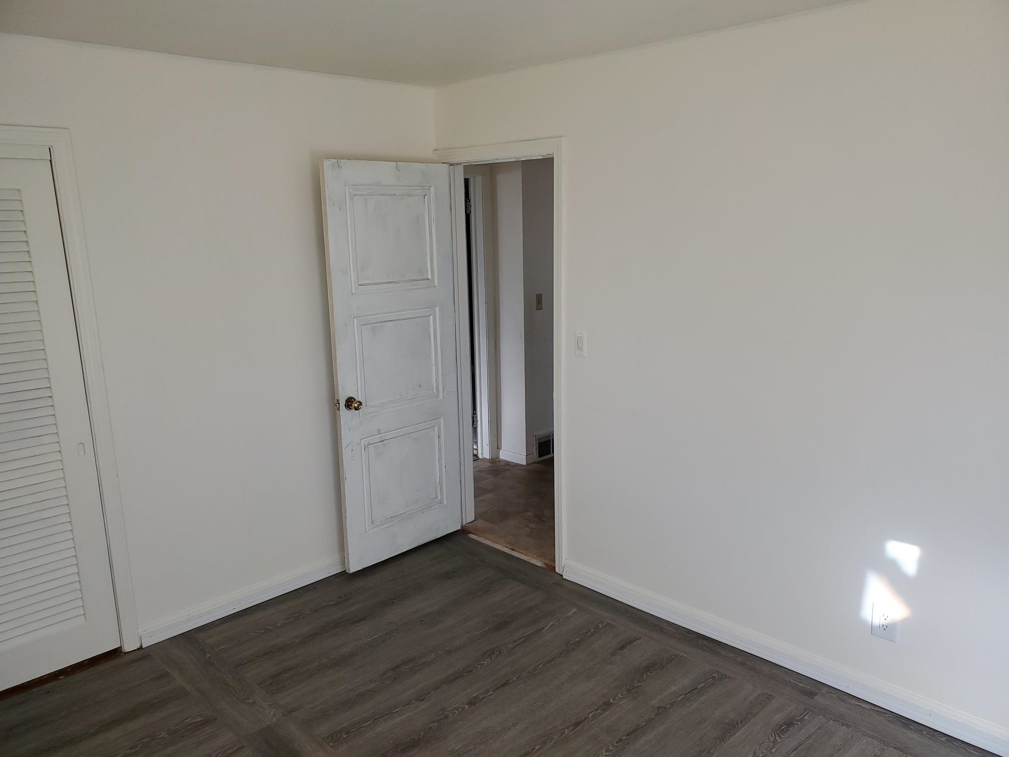 411 Roland Avenue Rockford, IL 61107 - Photo 8 of 13 Gallery Image 8