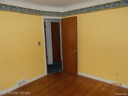 28035 Farmington Road Farmington, MI 48334 - Photo 15 of 18 DSCN0118.JPG