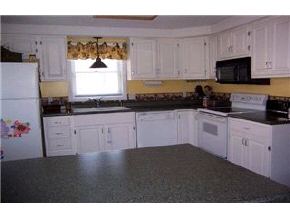 1309 Old Mammoth Road Manchester, NH 03104 - Photo 2 of 5