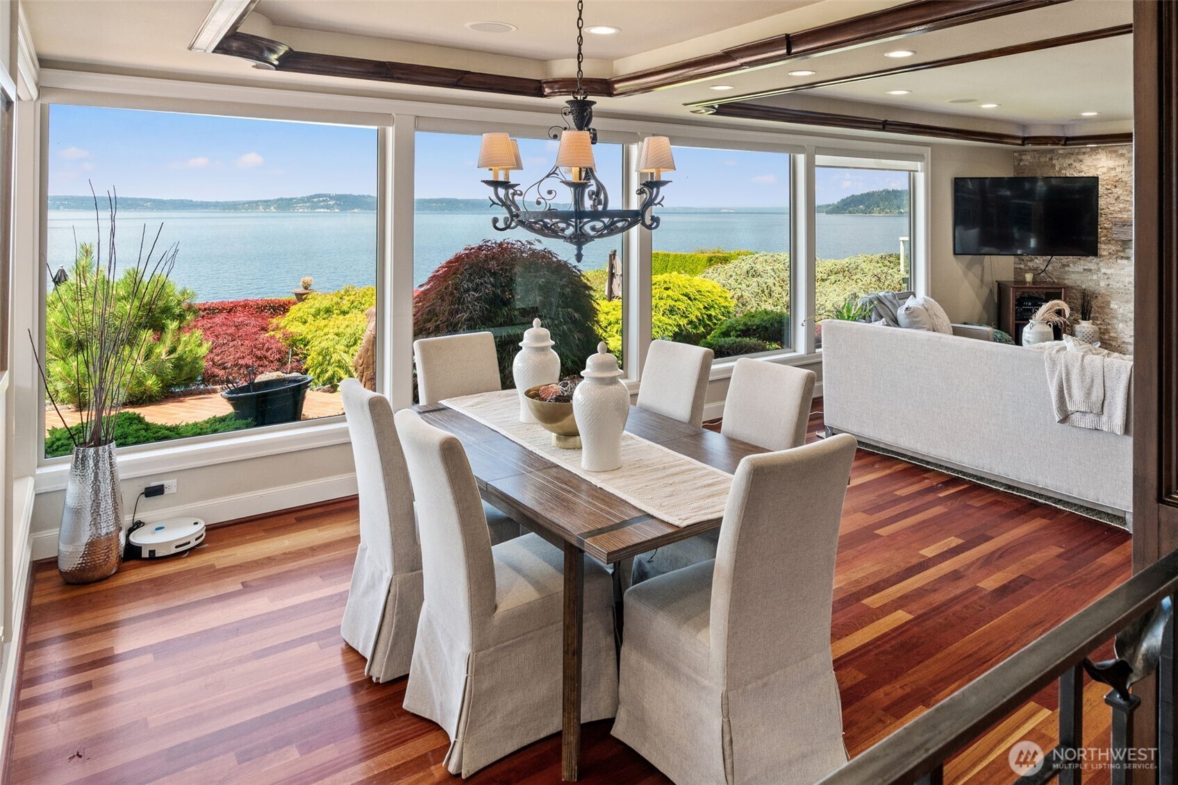 8723 Talbot Road Edmonds, WA 98026 - Photo 13 of 40