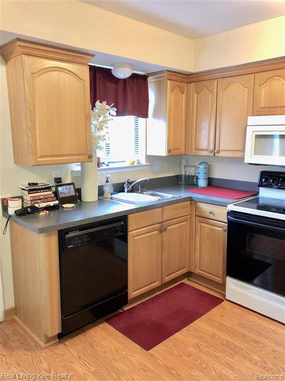 23620 Lahser Road Southfield, MI 48033 - Photo 3 of 12