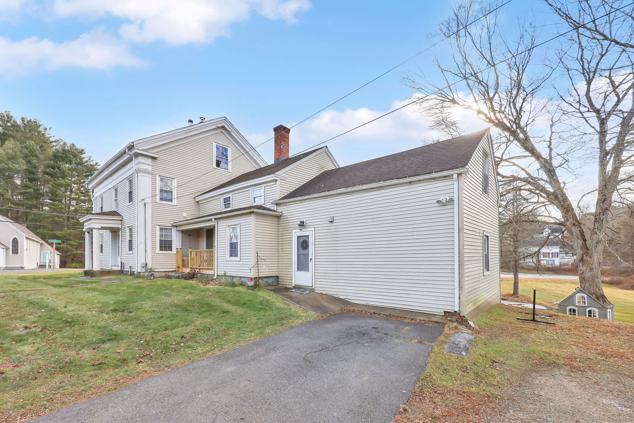 237 Upper Road Stafford, CT 06076 - Photo 3 of 40