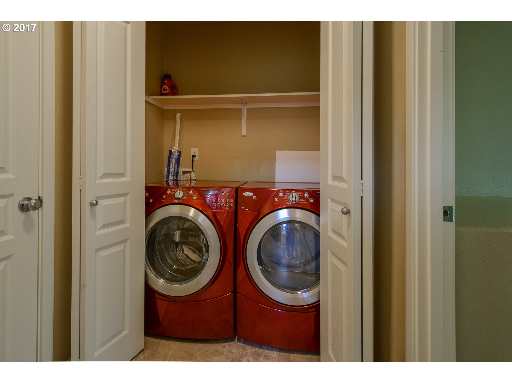 15589 Southwest Raphael Lane Tigard, OR 97224 - Photo 15 of 23 Laundry