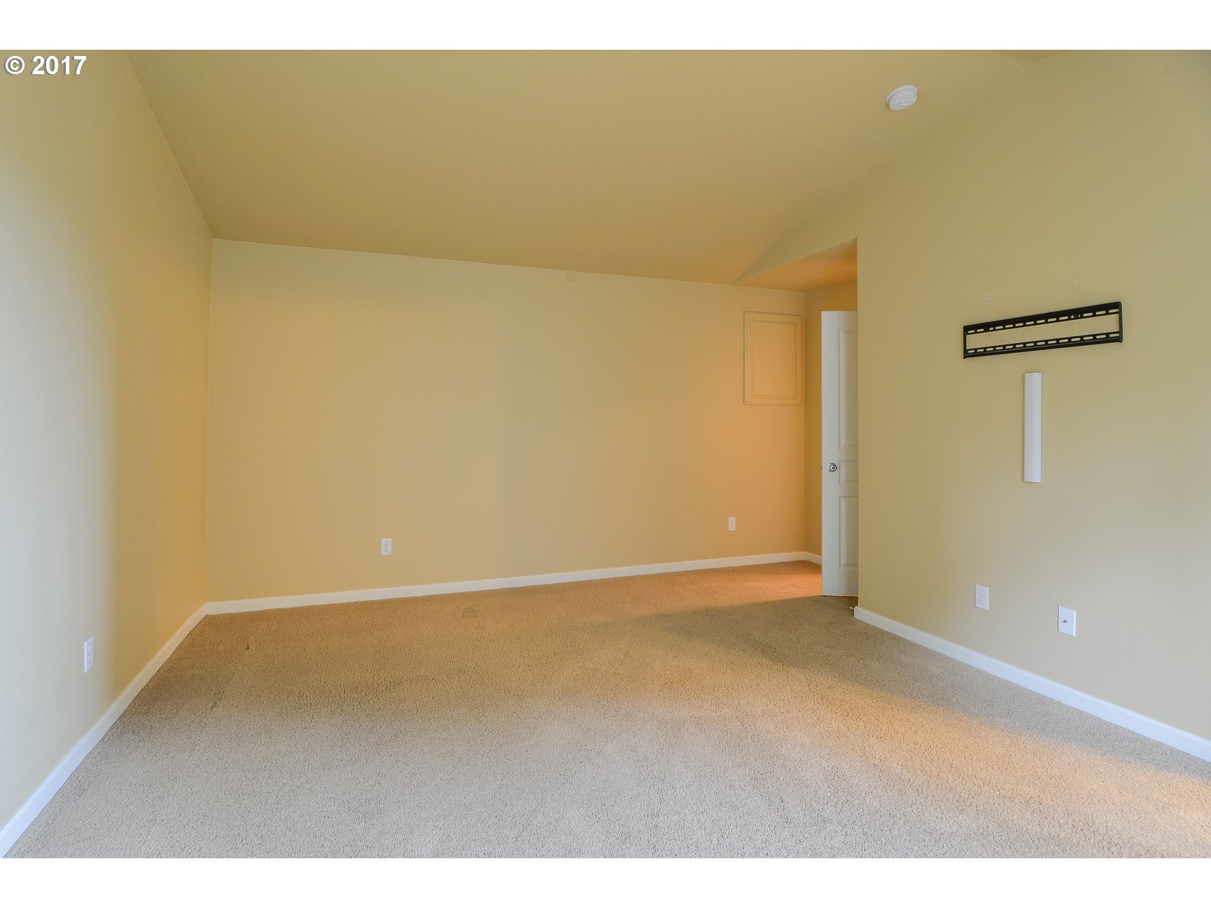 15589 Southwest Raphael Lane Tigard, OR 97224 - Photo 17 of 23 Bedroom, Primary