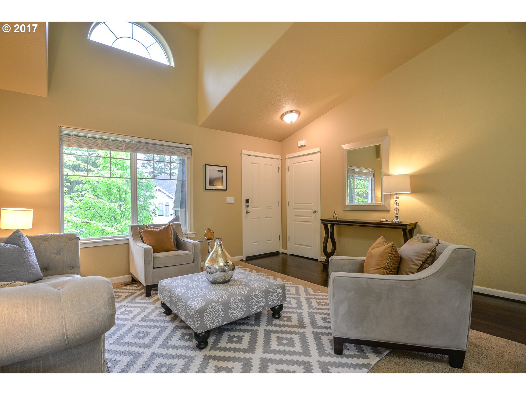 15589 Southwest Raphael Lane Tigard, OR 97224 - Photo 6 of 23 Gallery Image 6