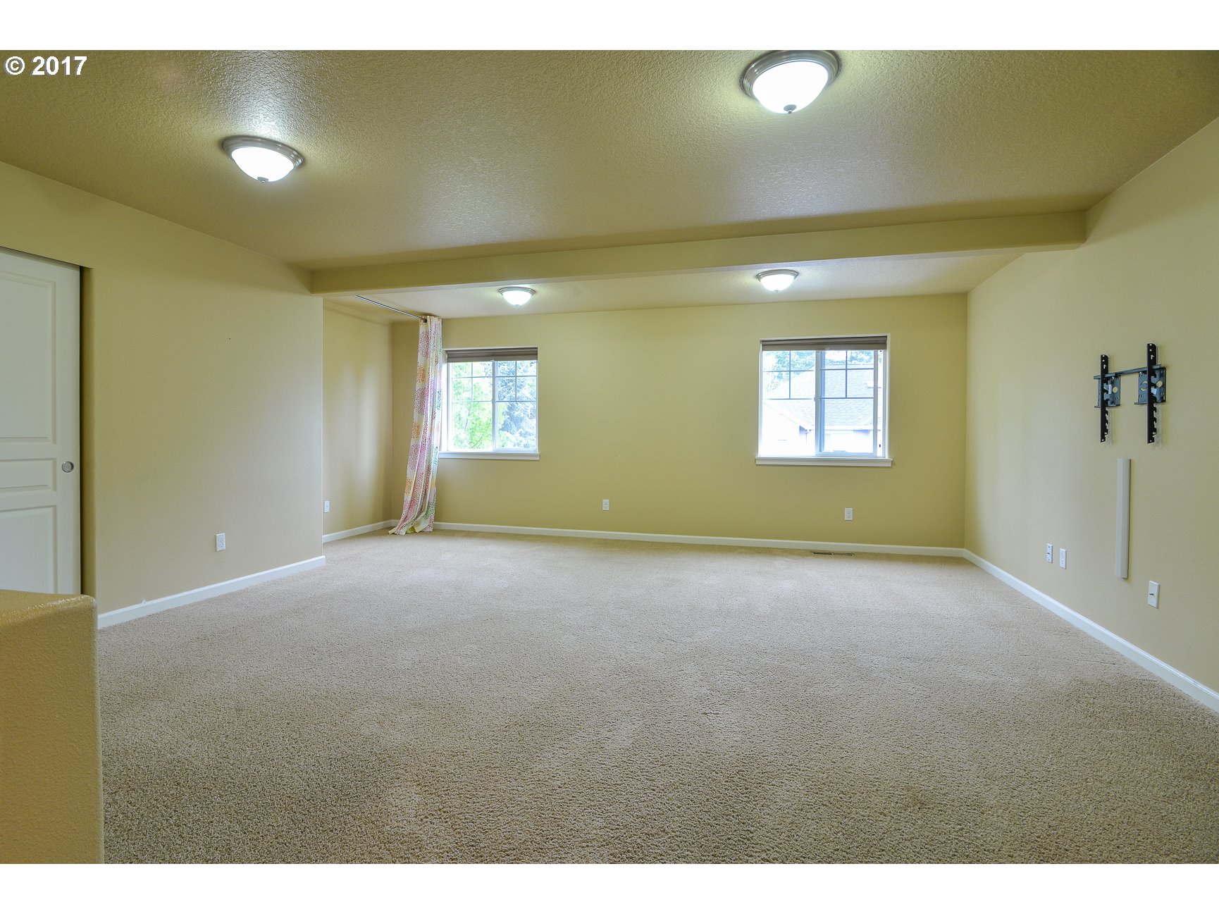 15589 Southwest Raphael Lane Tigard, OR 97224 - Photo 7 of 23 Bonus Room