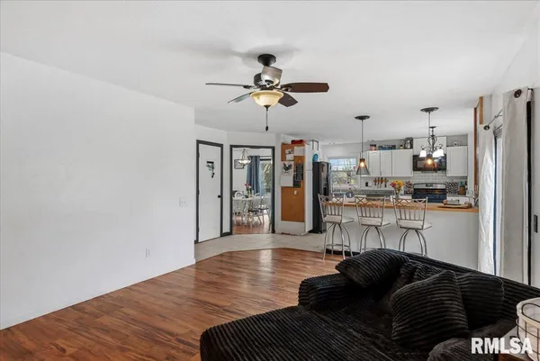 $305,000 | 17296 Woodland Lakes Drive, Petersburg, IL 62675