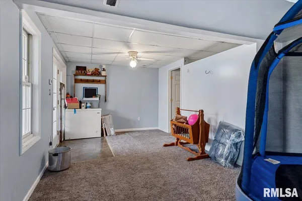 $305,000 | 17296 Woodland Lakes Drive, Petersburg, IL 62675