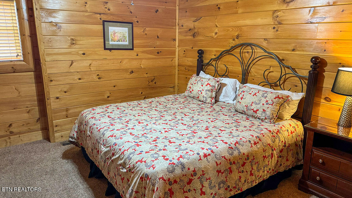 1352 Timberwolf Way Sevierville, TN 37876 - Photo 22 of 41 rental-cabin-27