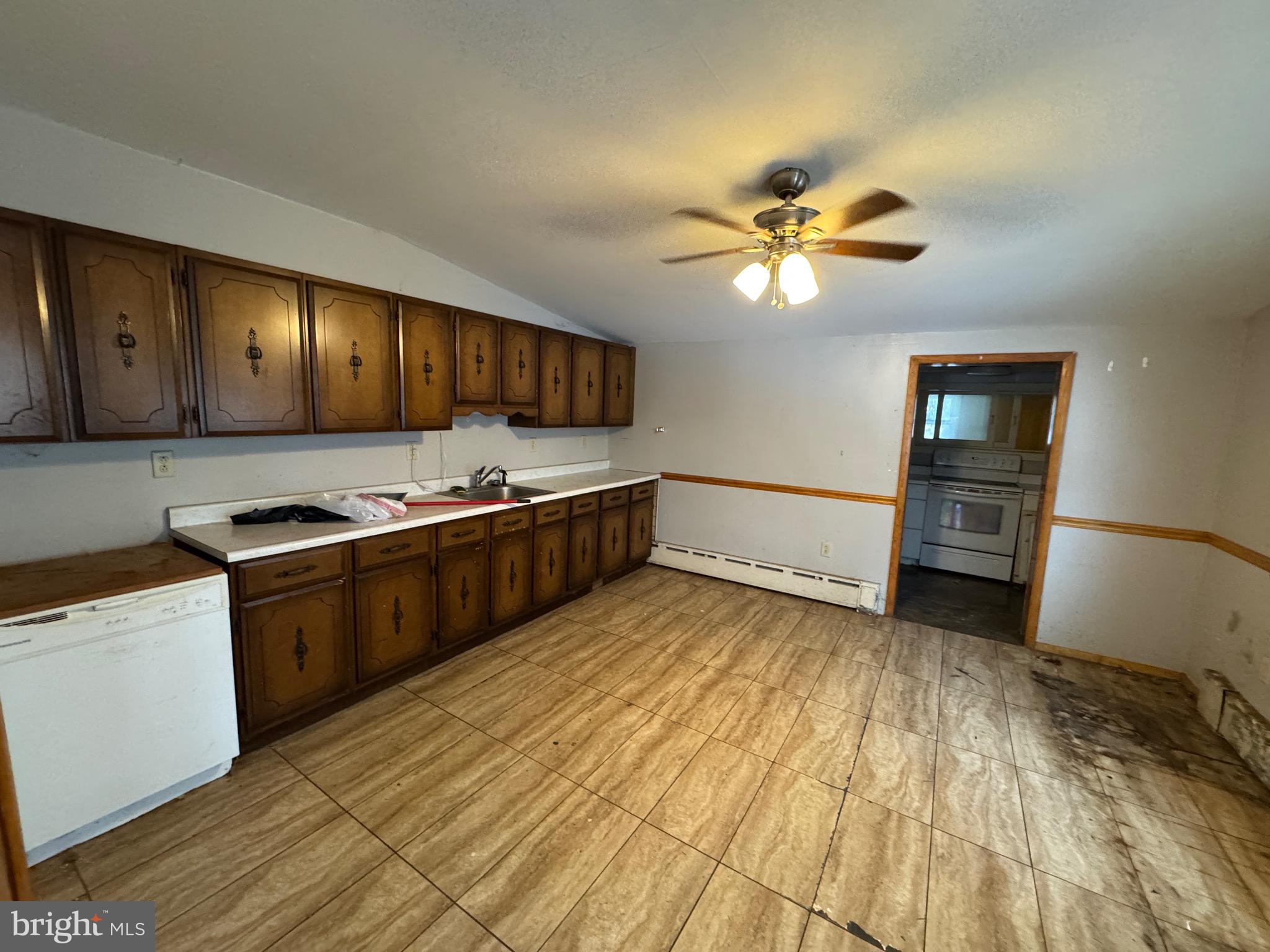 4 Trenton Road Mahanoy City, PA 17948 - Photo 4 of 25