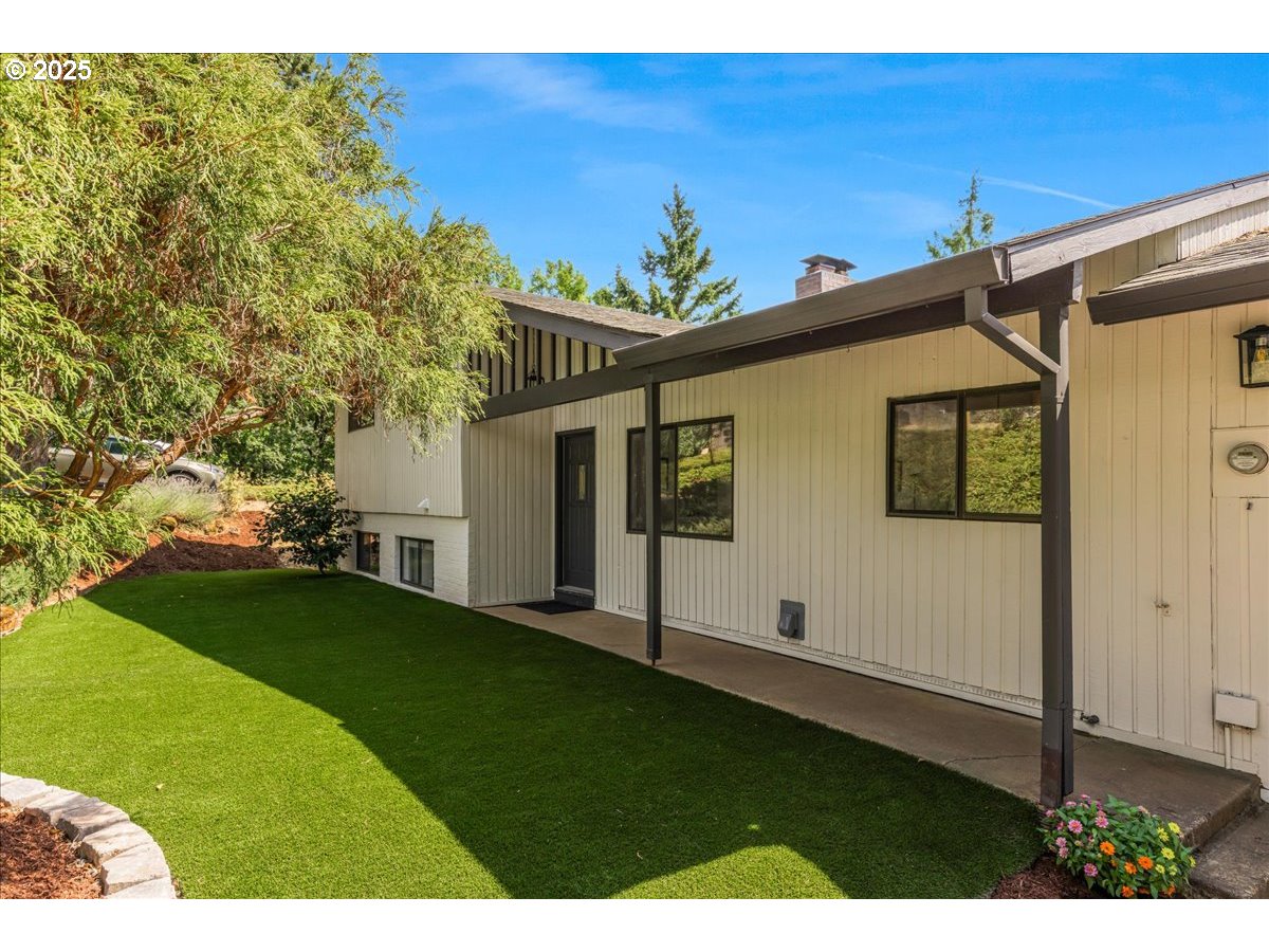 38830 Southwest Hartley Road Gaston, OR 97119 - Photo 5 of 44