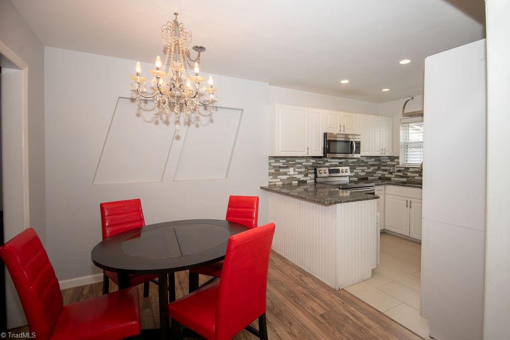 2218 Shadow Valley Road High Point, NC 27265 - Photo 3 of 25 Dining