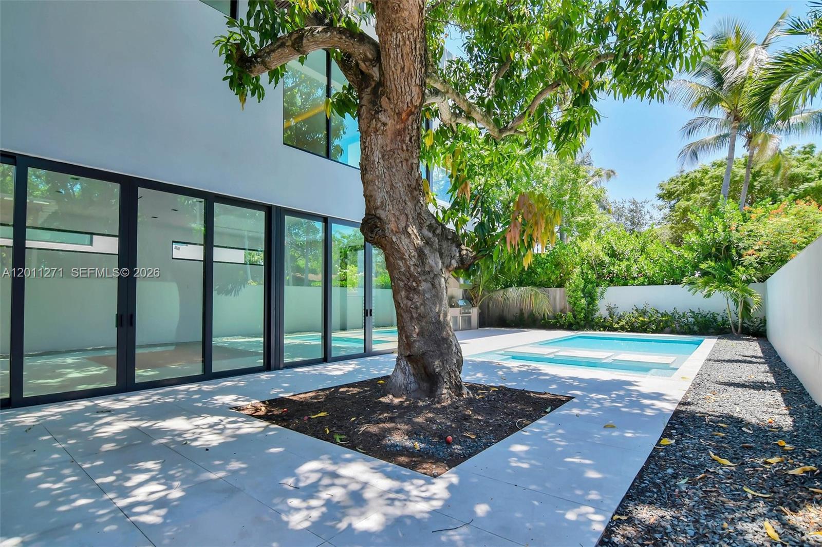 125 Southwest 29th Road Miami, FL 33129 - Photo 7 of 69