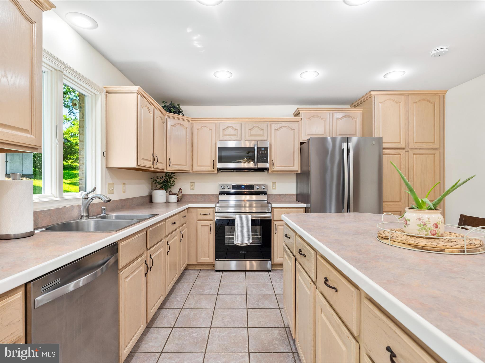 2323 Michael Road Myersville, MD 21773 - Photo 6 of 48 Gallery Image 6