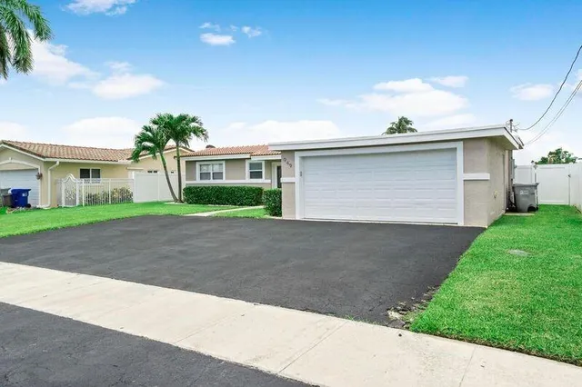 $1,175,000 | 949 Southeast 10th Court, Pompano Beach, FL 33060
