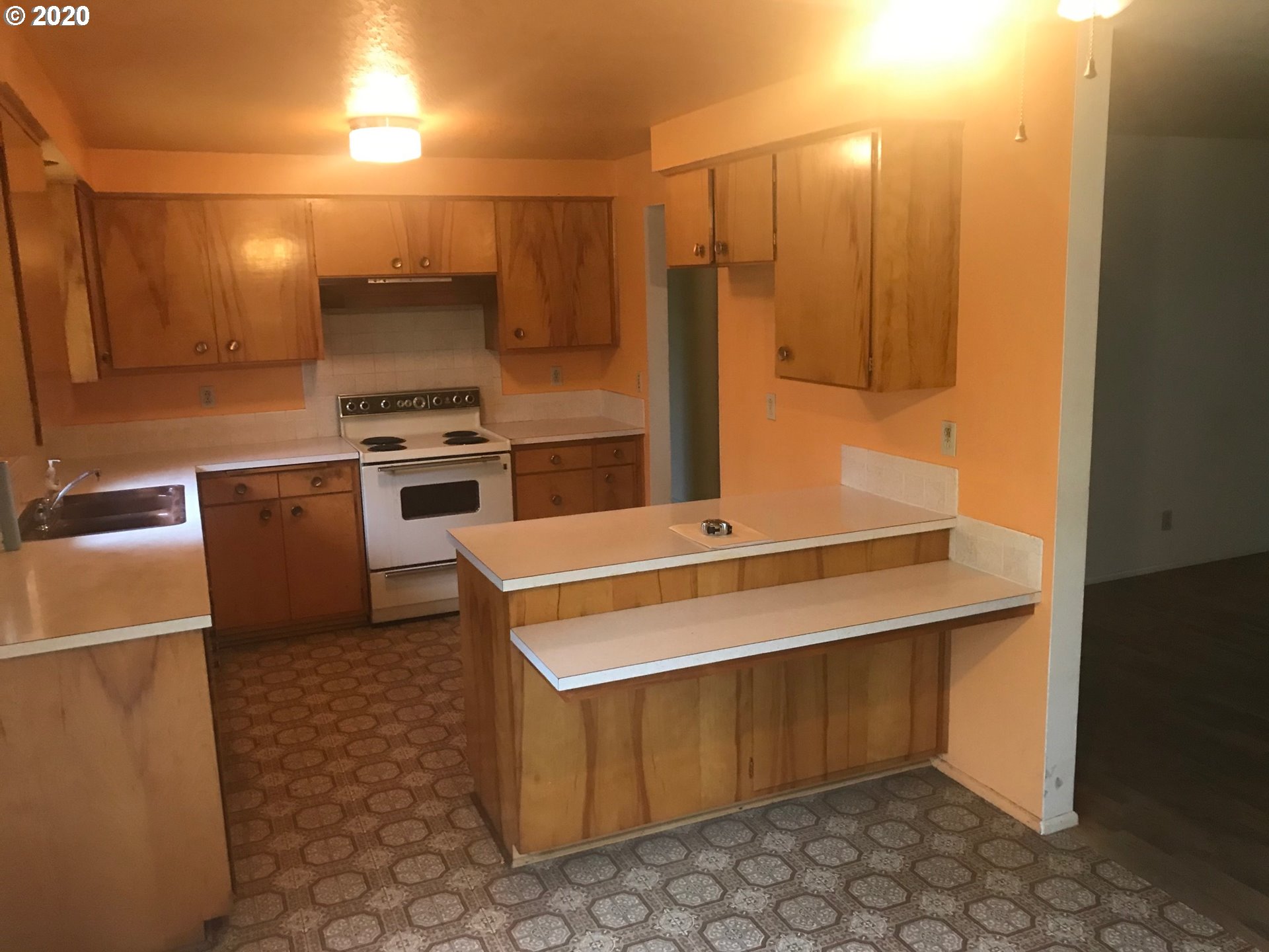 24747 Sertic Road Veneta, OR 97487 - Photo 3 of 31 Gallery Image 3