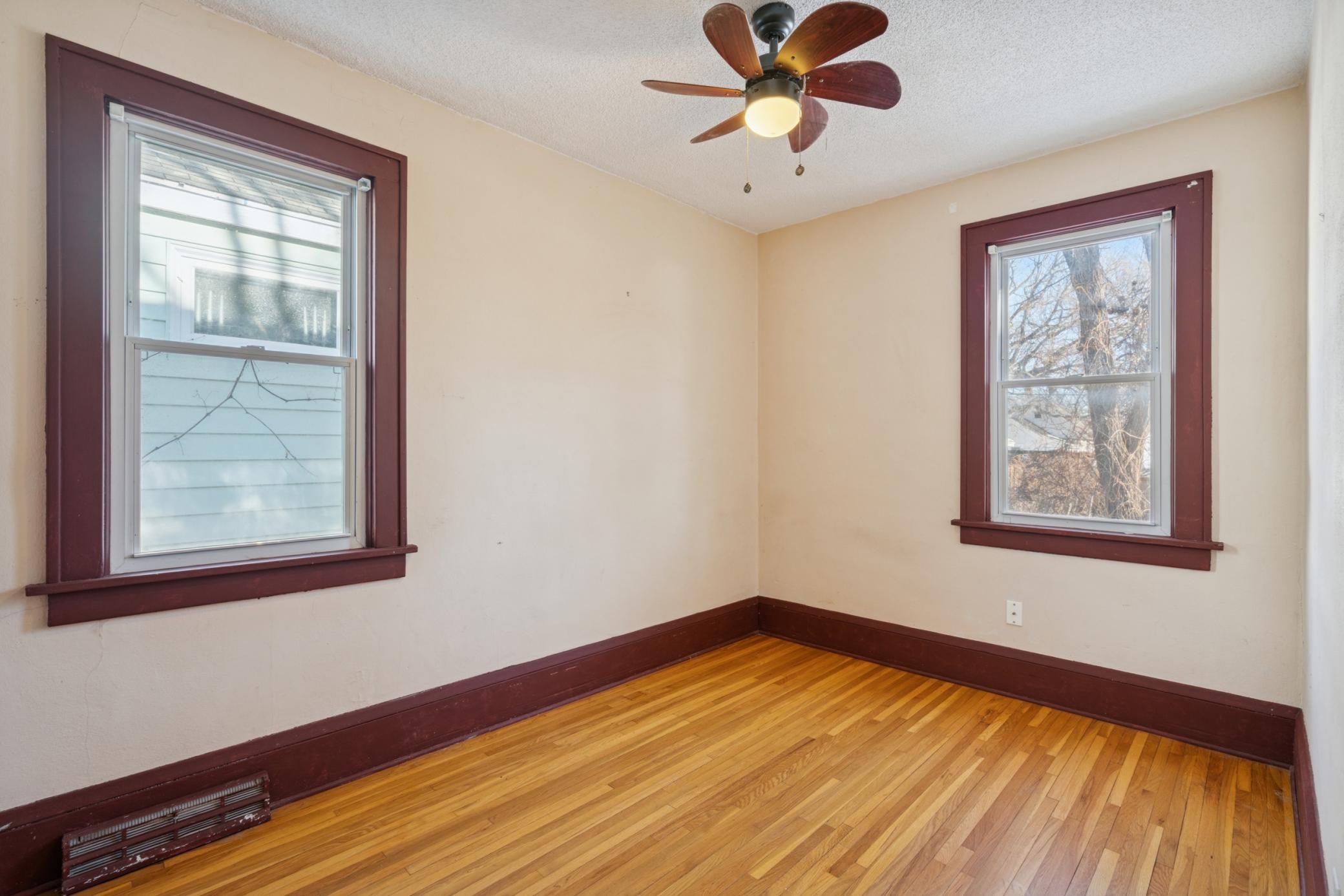 802 North Howell Street St. Paul, MN 55104 - Photo 14 of 28