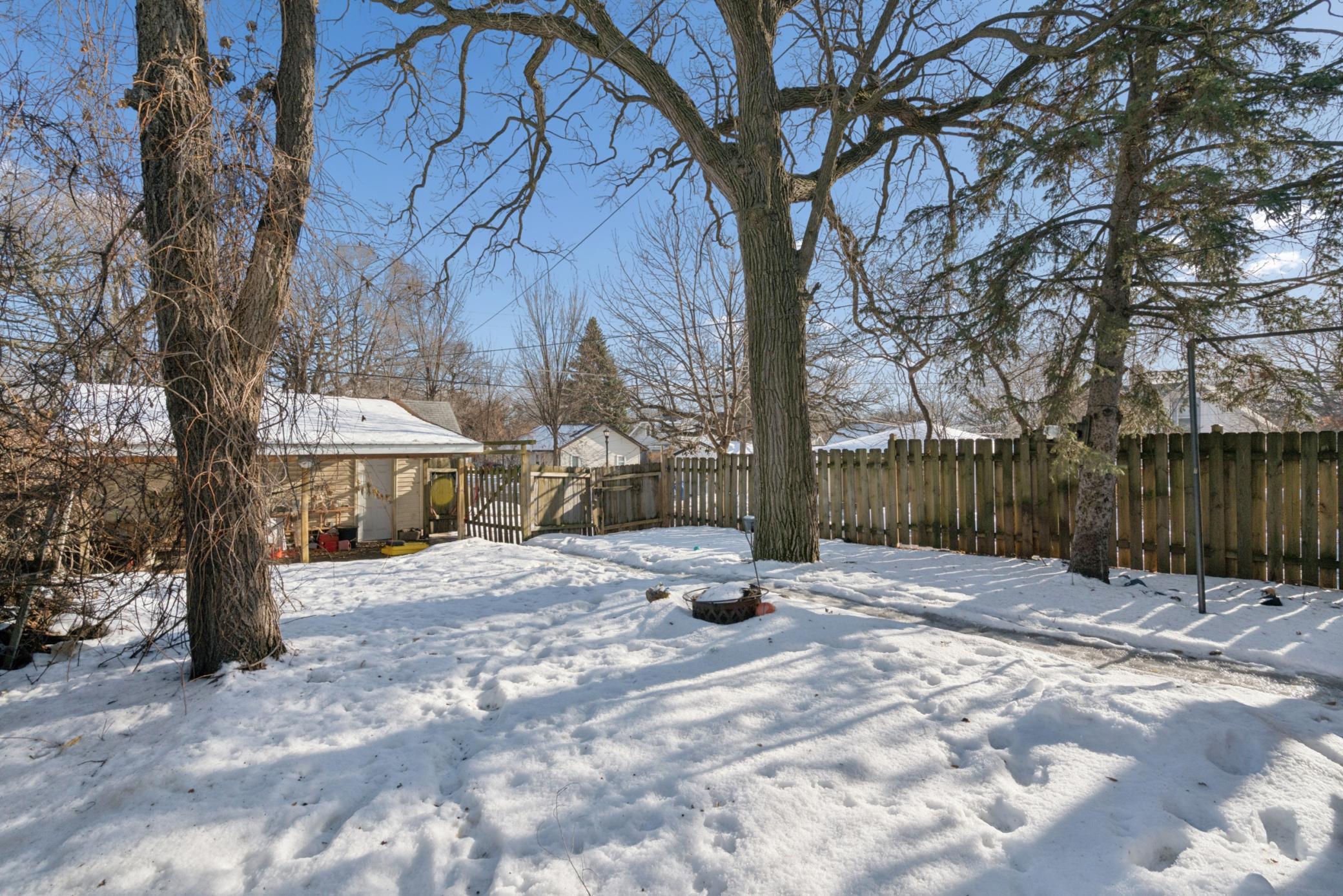 802 North Howell Street St. Paul, MN 55104 - Photo 24 of 28