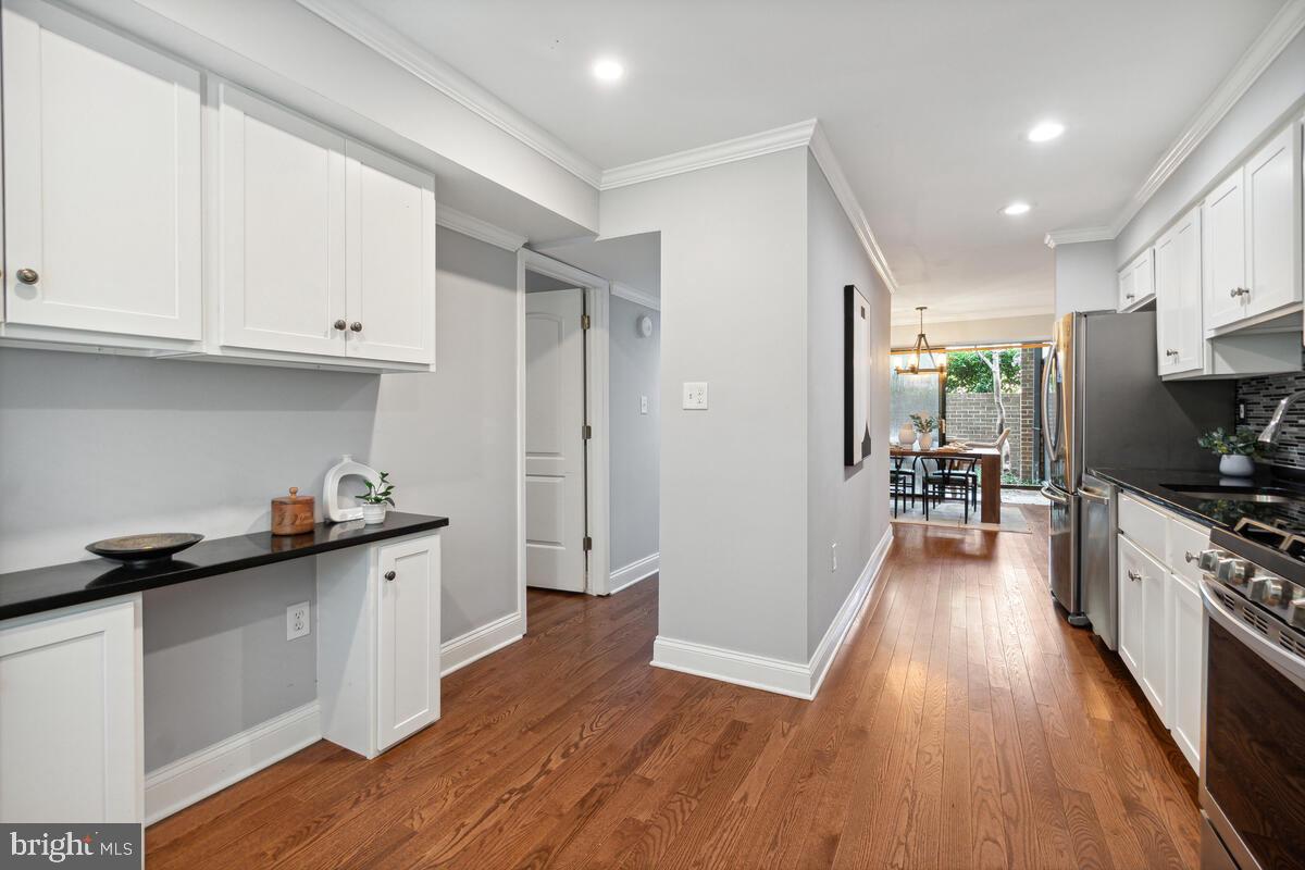 2016 Coleridge Drive, Unit 24102 Silver Spring, MD 20902 - Photo 11 of 41