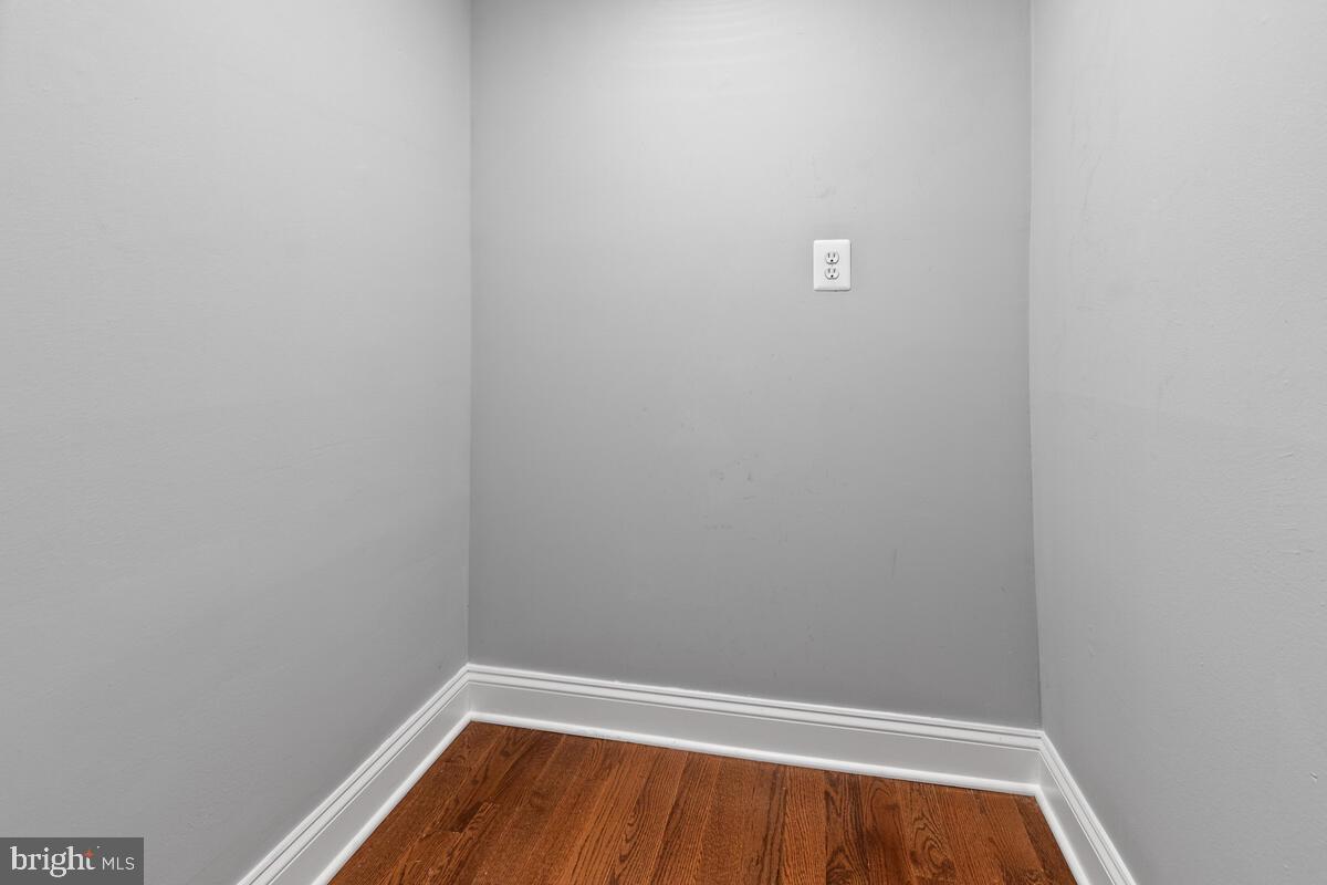 2016 Coleridge Drive, Unit 24102 Silver Spring, MD 20902 - Photo 23 of 41