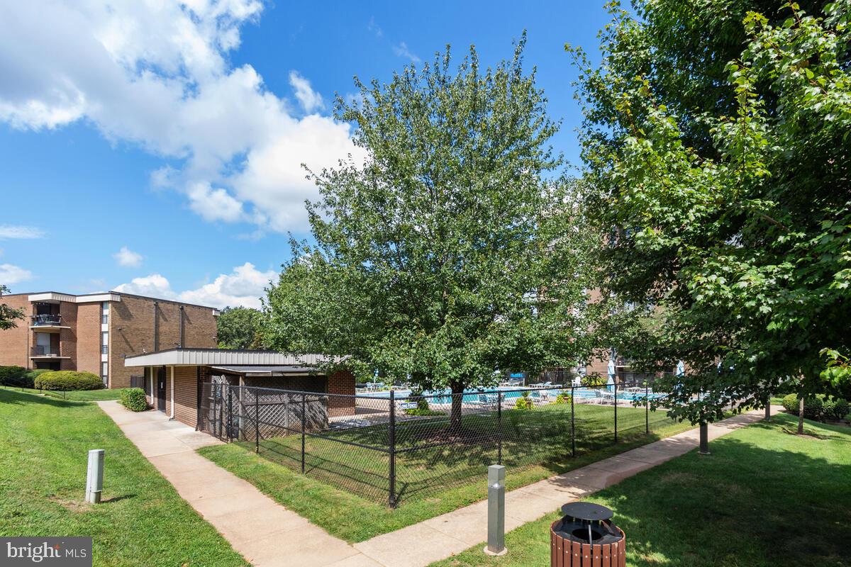 2016 Coleridge Drive, Unit 24102 Silver Spring, MD 20902 - Photo 32 of 41