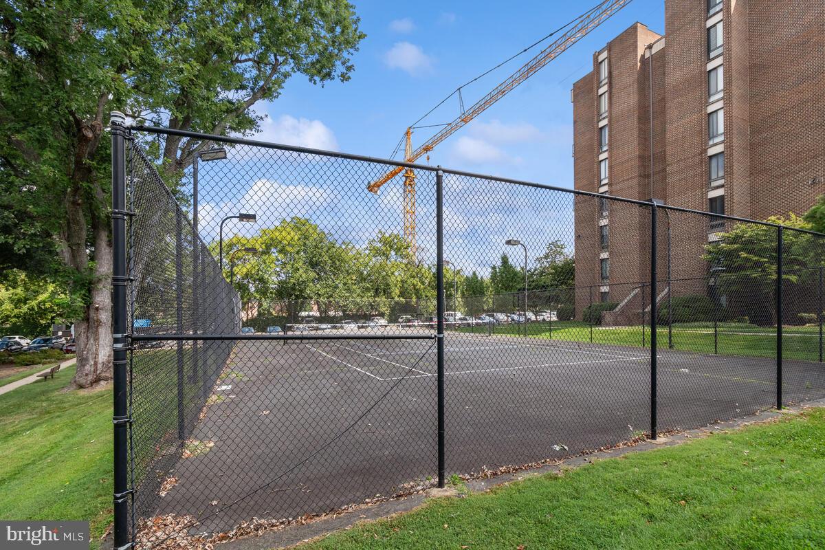 2016 Coleridge Drive, Unit 24102 Silver Spring, MD 20902 - Photo 35 of 41