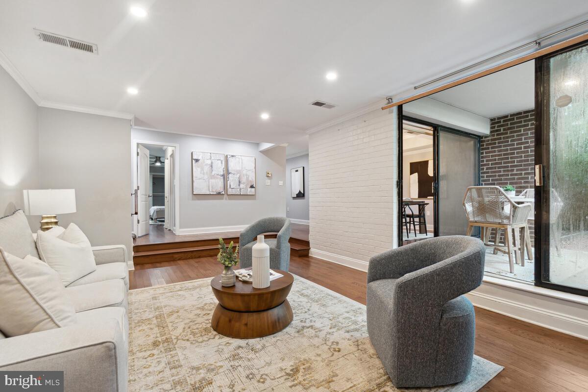 2016 Coleridge Drive, Unit 24102 Silver Spring, MD 20902 - Photo 4 of 41