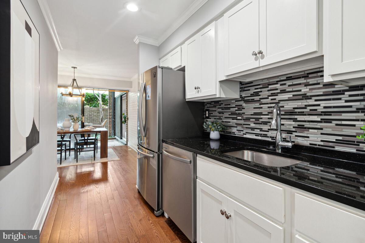 2016 Coleridge Drive, Unit 24102 Silver Spring, MD 20902 - Photo 9 of 41