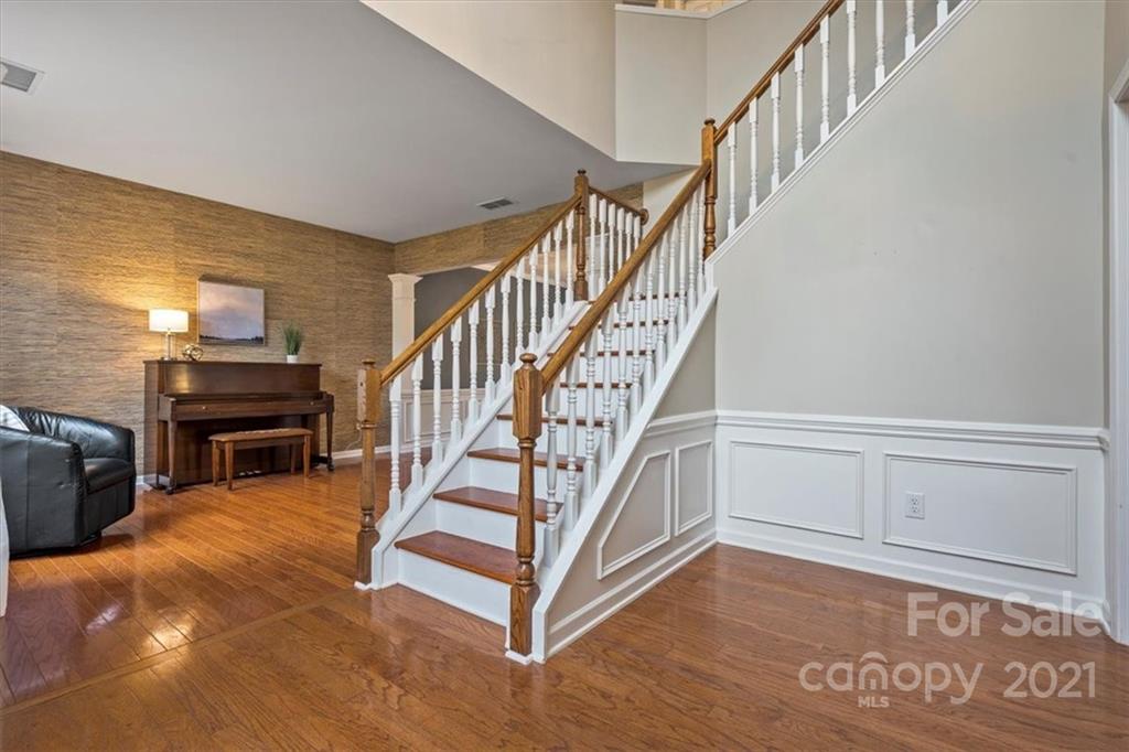 2228 Winthorp Ridge Road Charlotte, NC 28270 - Photo 3 of 33 Gallery Image 3