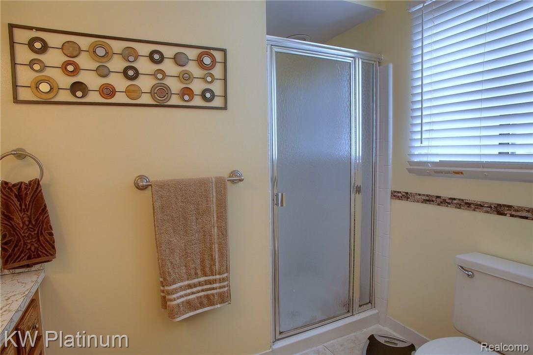 1424 Fawn Court Rochester, MI 48309 - Photo 21 of 37 Master_Bathroom_2nd_View.jpg